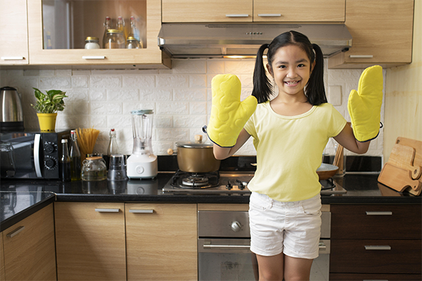  kid imaginative play supporting creativity and independent play