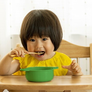 7 Simple Ways to Help Your One-Year-Old Be Independent and Eat Healthy 7 Simple Ways to Help Your One-Year-Old Be Independent and Eat Healthy