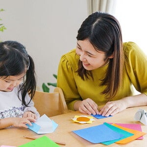 Easy Holiday Crafts for Toddlers to Enjoy Easy Holiday Crafts for Toddlers to Enjoy