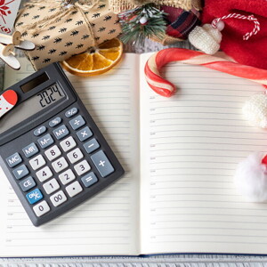 Parent’s Guide to a Warm & Inviting Holiday Home on a Budget Parent’s Guide to a Warm & Inviting Holiday Home on a Budget