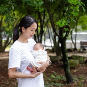 Your newborn baby deserves a safe first trip out—to a quiet park or a small gathering at Lolo and Lola’s house. Learn how to keep your little one comfy and protected.