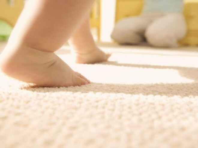 First Steps: Development ni Baby mula 12-18 Months First Steps: Development ni Baby mula 12-18 Months