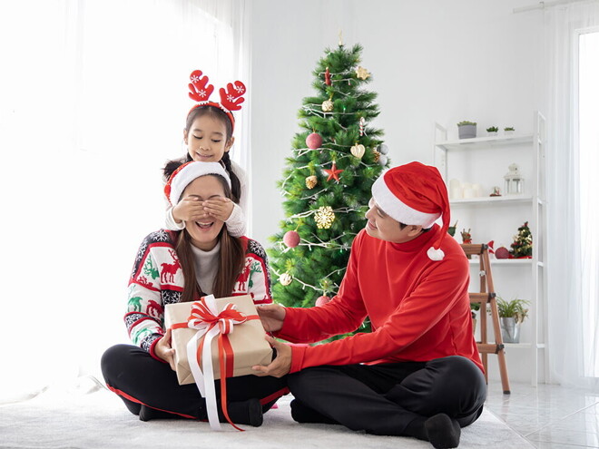How to Embrace the Holidays While Preparing for Parenthood How to Embrace the Holidays While Preparing for Parenthood